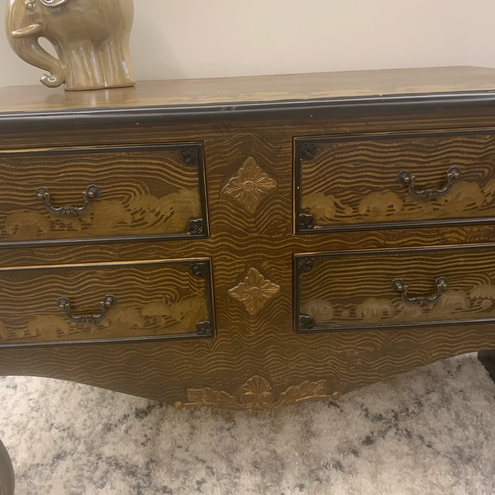 Dresser - Picture 2 of 4